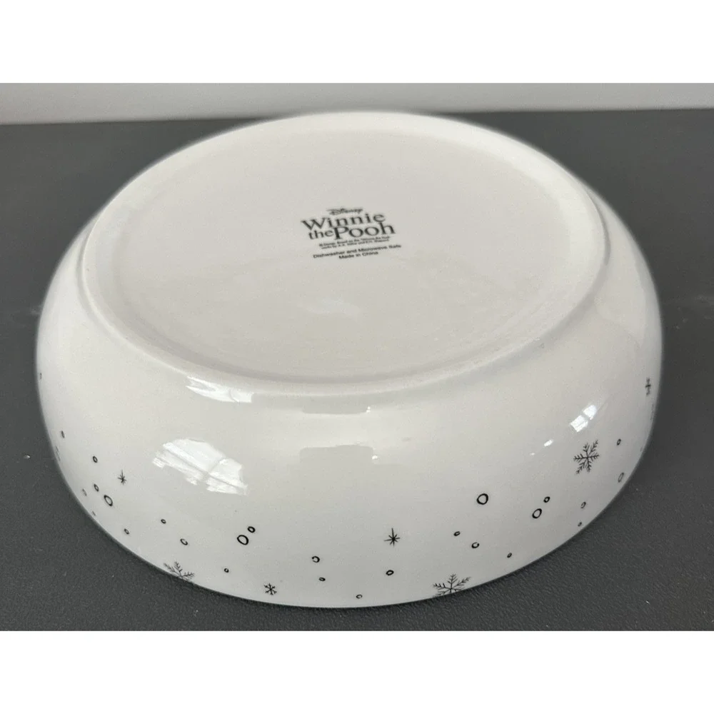 Disney Winnie the Pooh Christmas Bowl Plate 8.25